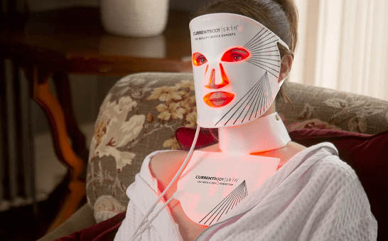 【保養】CurrentBody 光療面膜儀+光療胸頸美容儀+水凝膠面膜 開箱分享！歐美明星都愛用